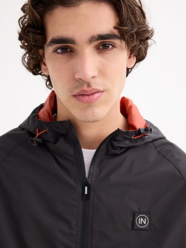 In side Cazadora ligera negra Color Block Rebajas online