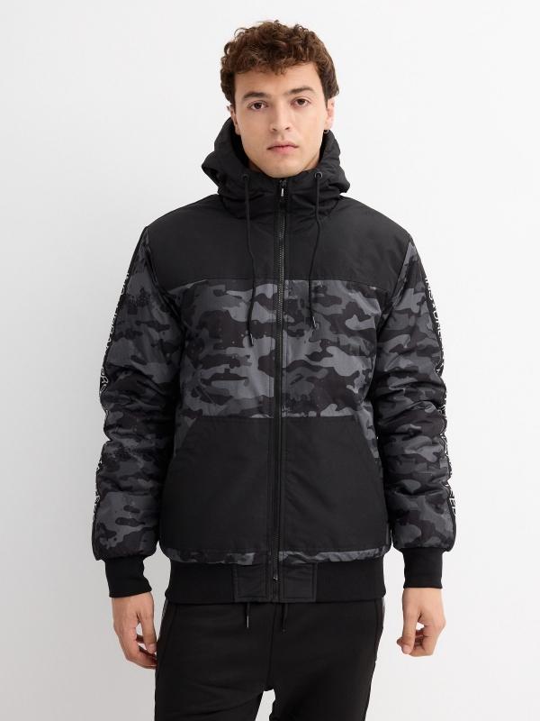 In side Cazadora capucha print camuflaje COMPRAR AHORA