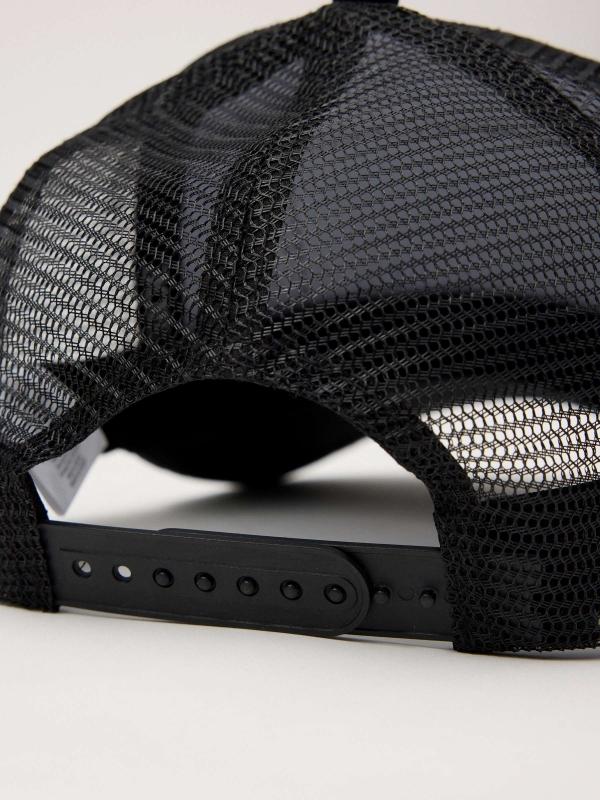 In side Gorra Trucker con rejilla Devoluciones gratuitas
