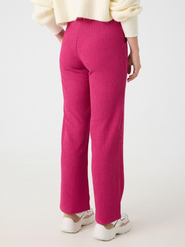 In side Pantalón wide leg negro con textura Último día