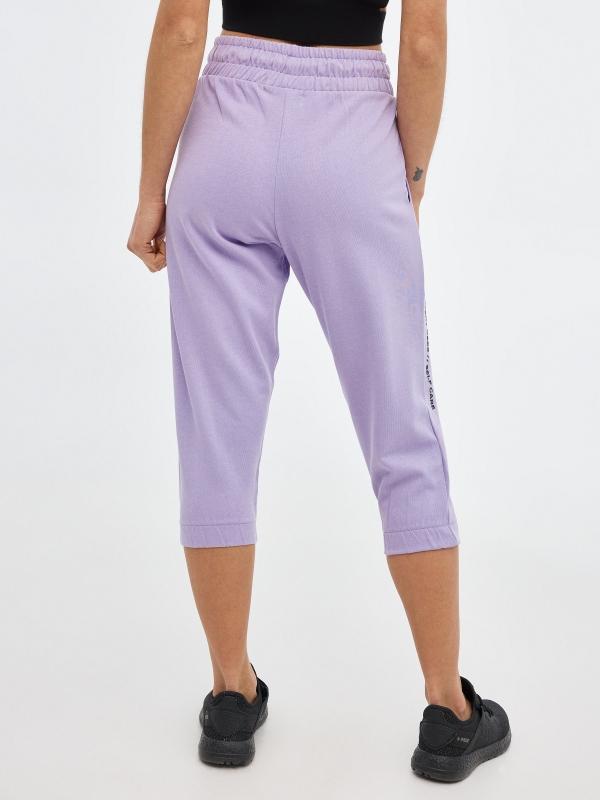 In side Pantalón jogger capri Limitado a 3 días