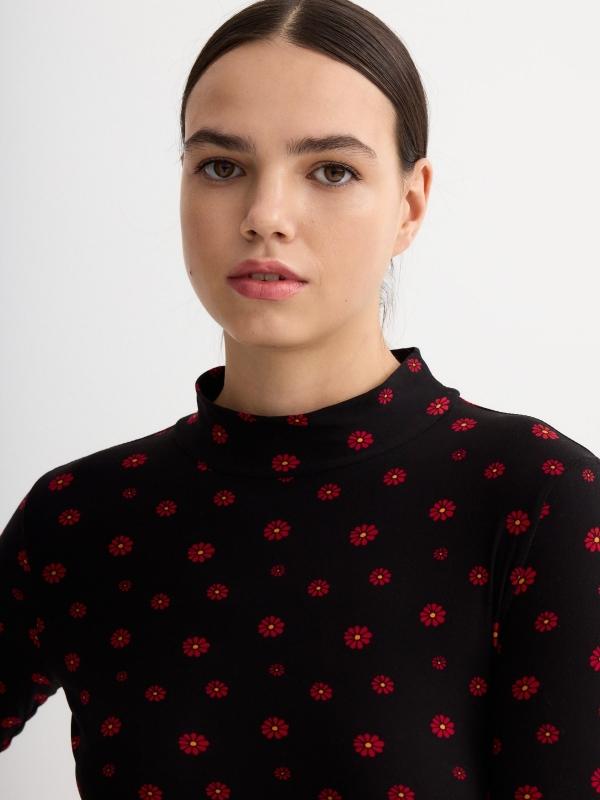 In side Camiseta slim perkins con flores En línea