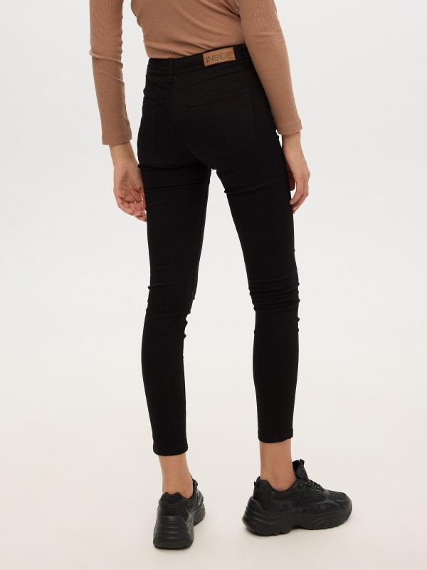 In side Jeans skinny mid rise Último día