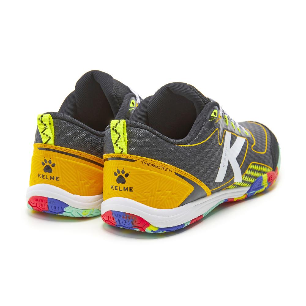 kelme STILETTO Última moda