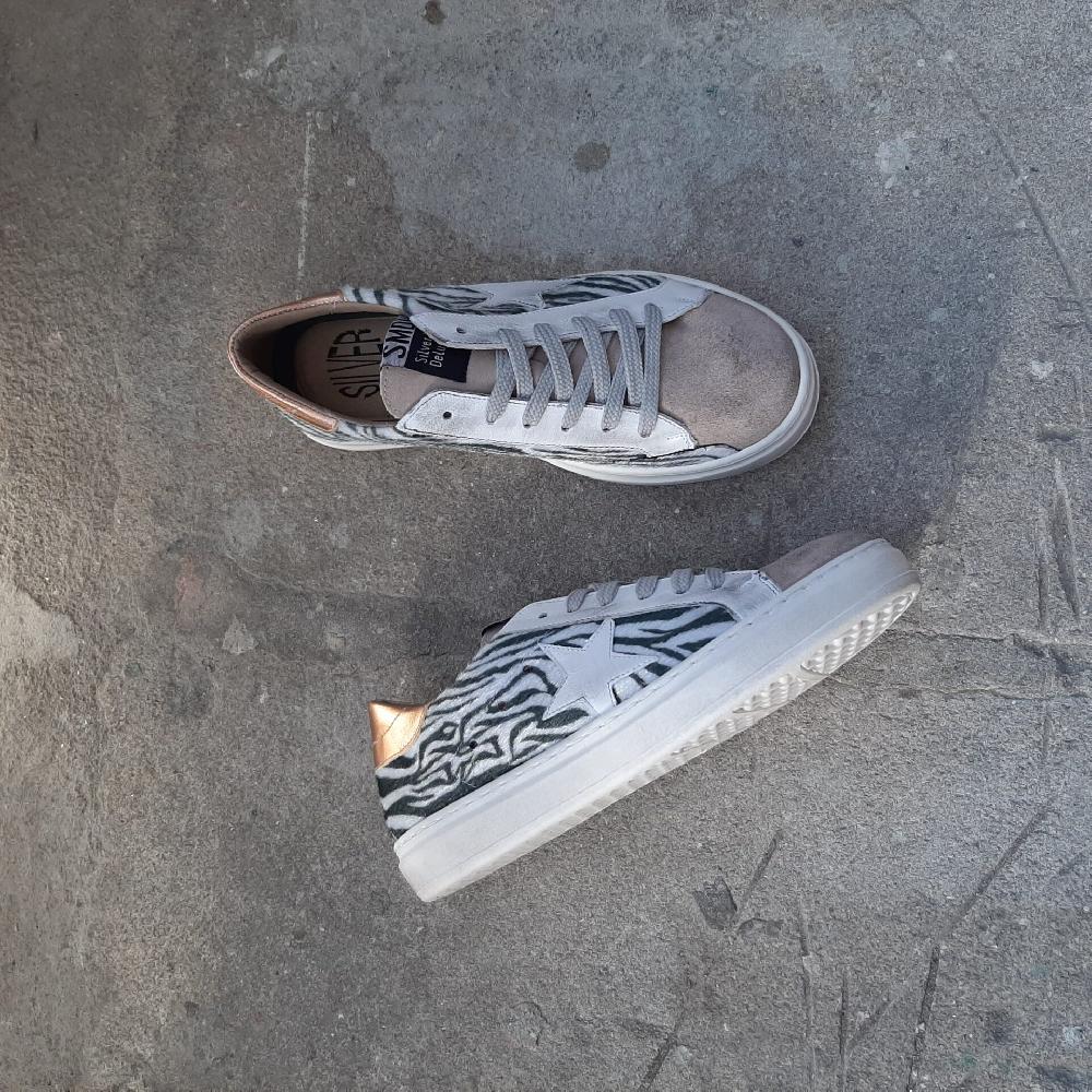 lmdi collection Sneaker estampado cebra Libre de impuestos