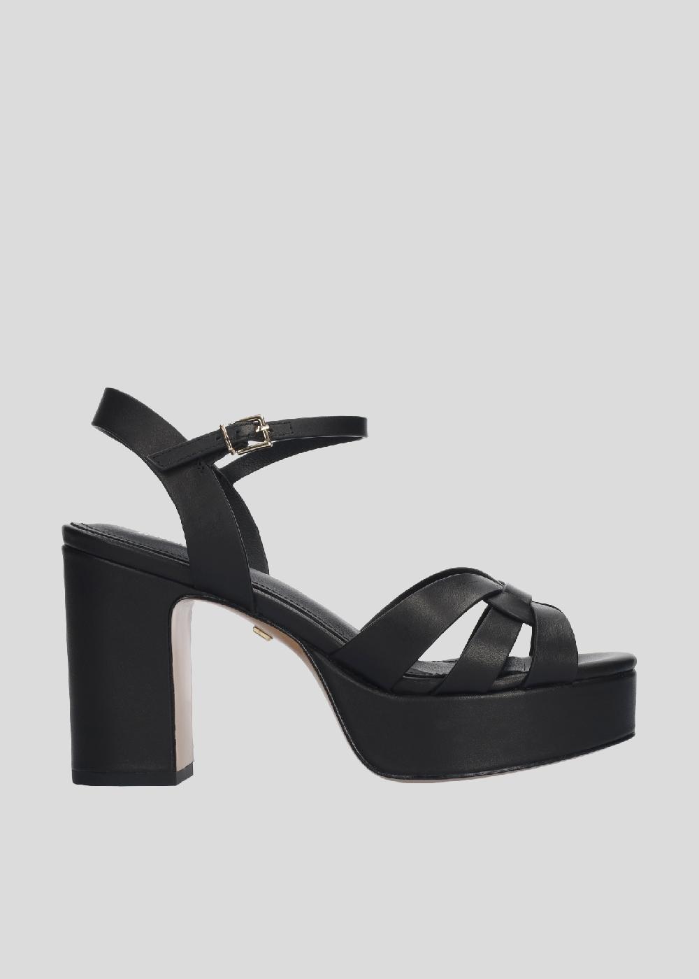 lola cruz ARIA PLATFORM 95