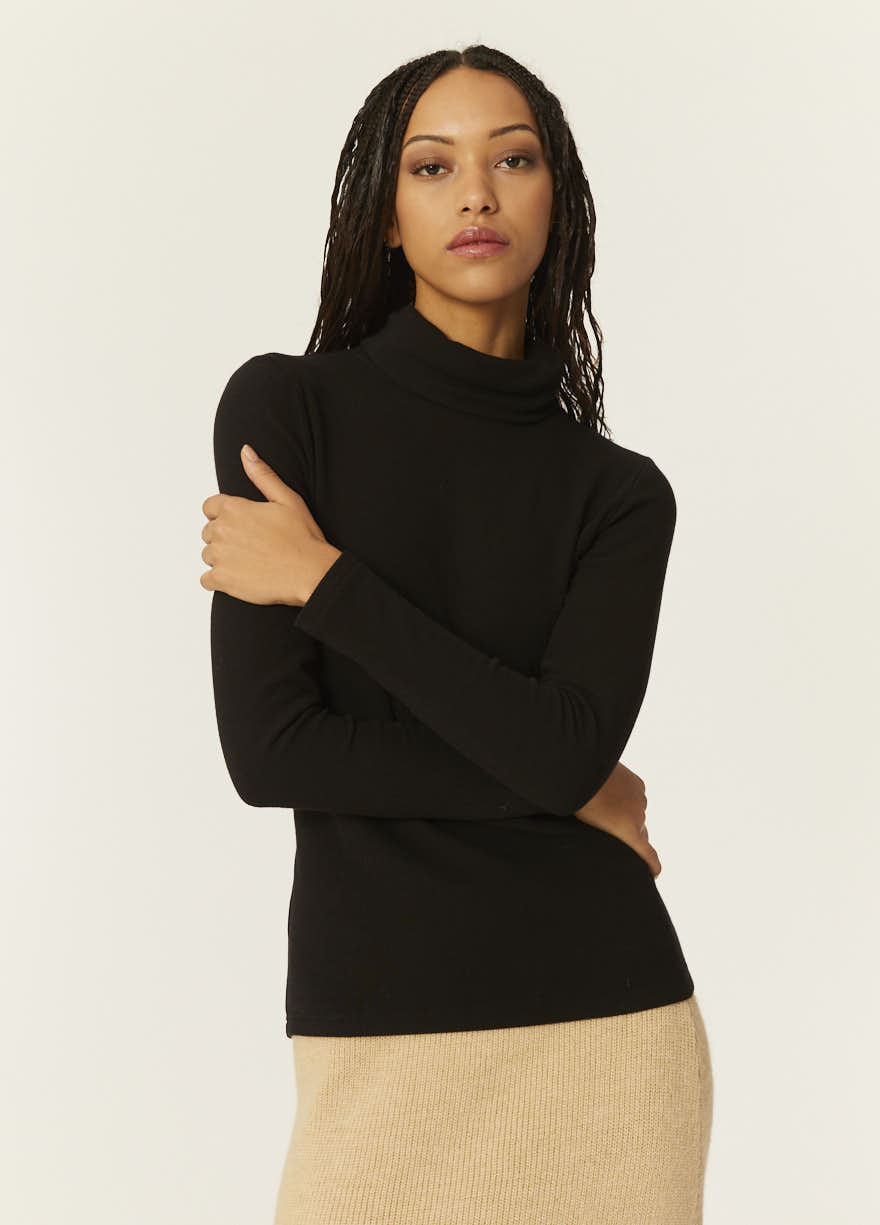 pepaloves TOP CANALE CUELLO ALTO NEGRO 2025