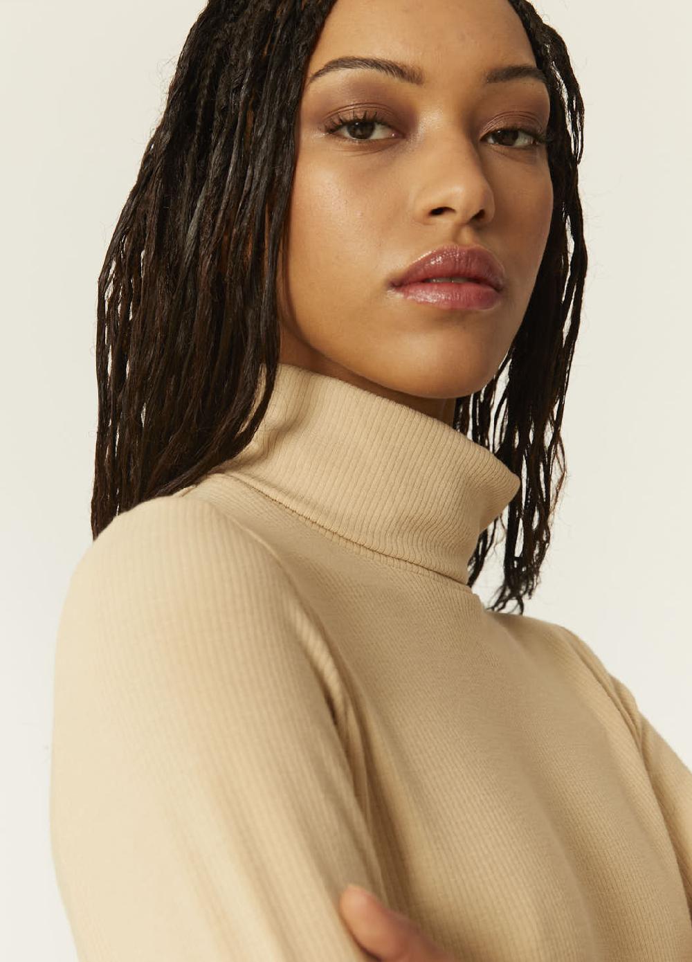 pepaloves TOP CANALE CUELLO ALTO BEIGE Precio de fábrica