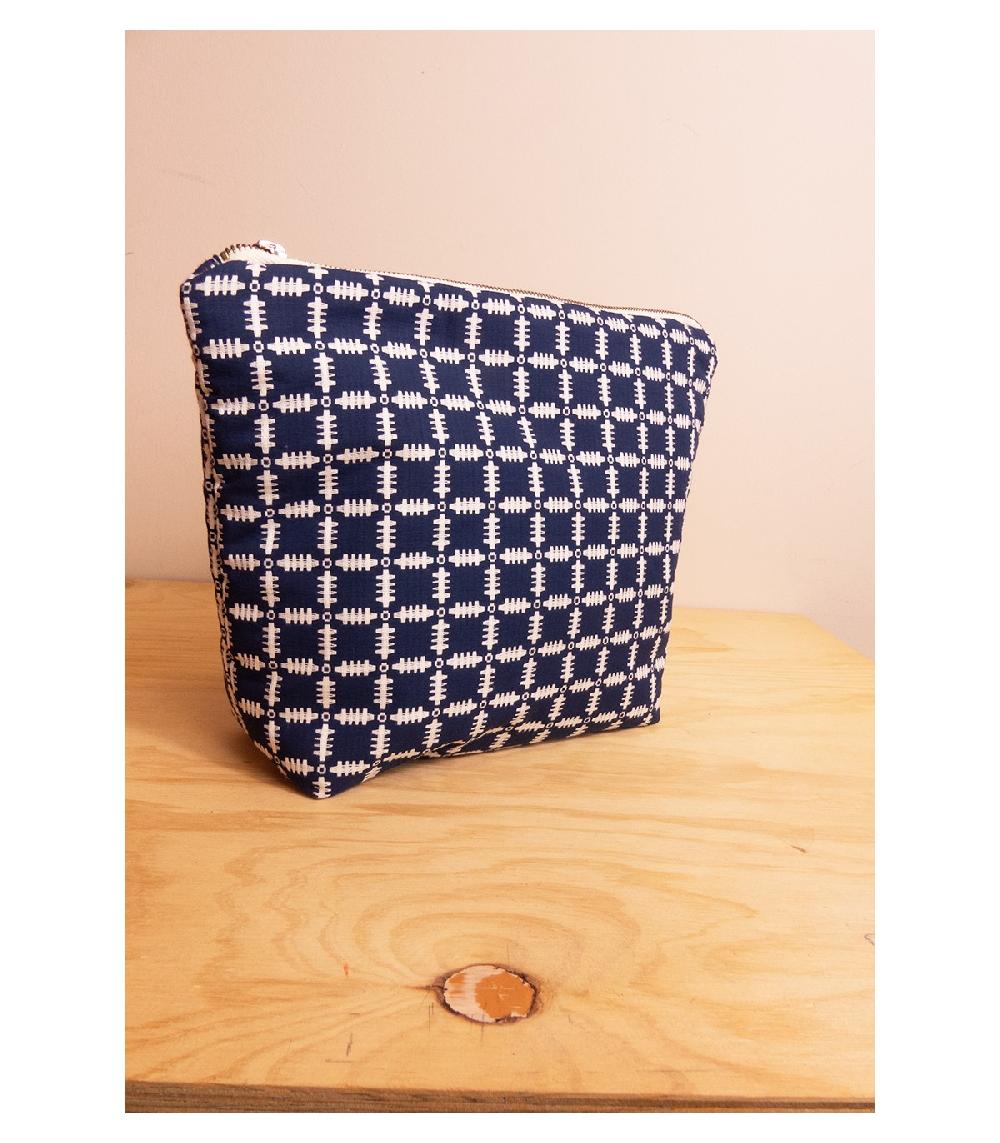 perpetummobile Bolso de mano y neceser en jacquard azul Solo queda un día