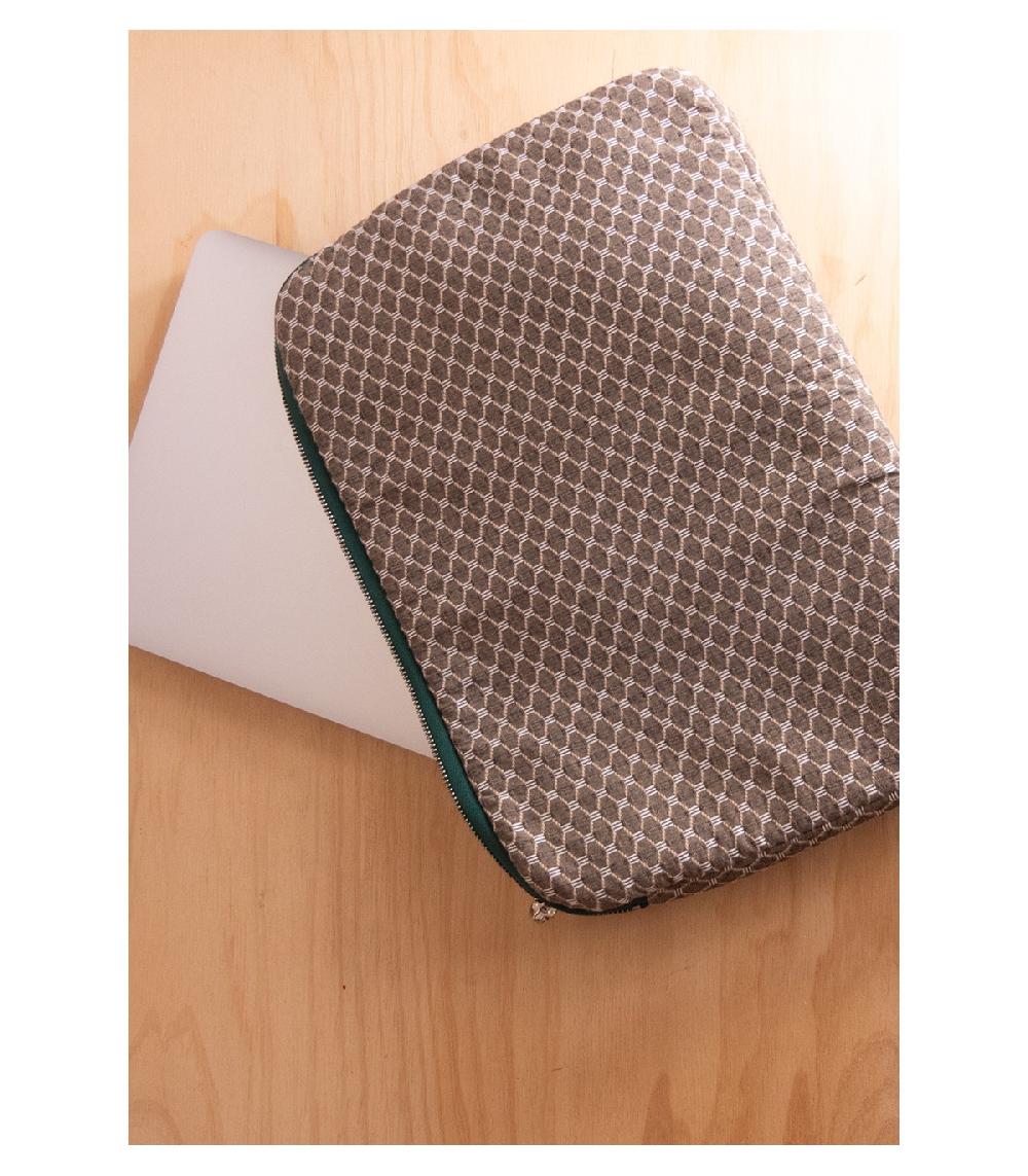 perpetummobile Cartera y funda de ordenador jacquard verde sage