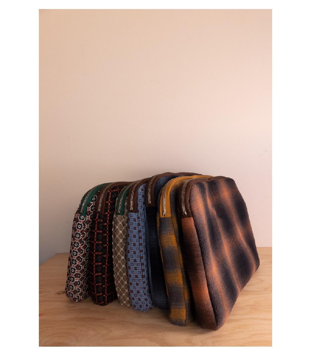 perpetummobile Cartera y funda de ordenador cuadros marrón Tienda de fábrica
