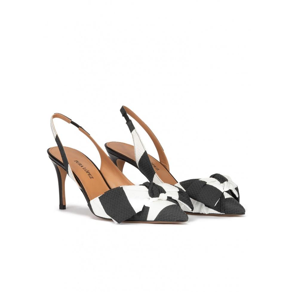 pura lópez Zapatos de punta fina y tacón medio en blanco y negro con lazo Solo queda un día