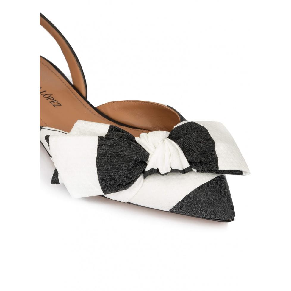 pura lópez Zapatos planos de tejido en blanco y negro con punta fina Superdescuento