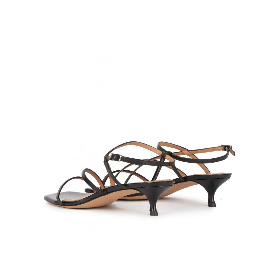 pura lópez Sandalias de puntera cuadrada con tacón medio en piel color negro Ahorra y exporta