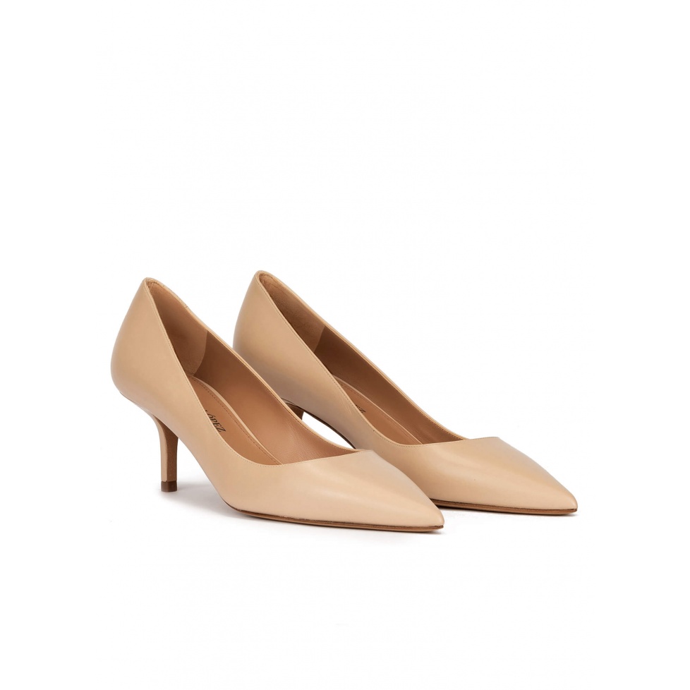 pura lópez Zapatos de salón con tacón medio en piel beige Tienda