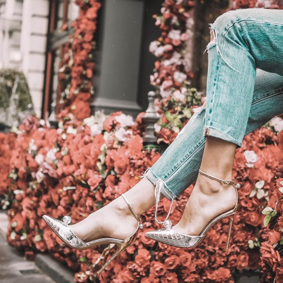 pura lópez Zapatos plateados de tacón alto y punta fina con pulsera Oferta especial de fábrica