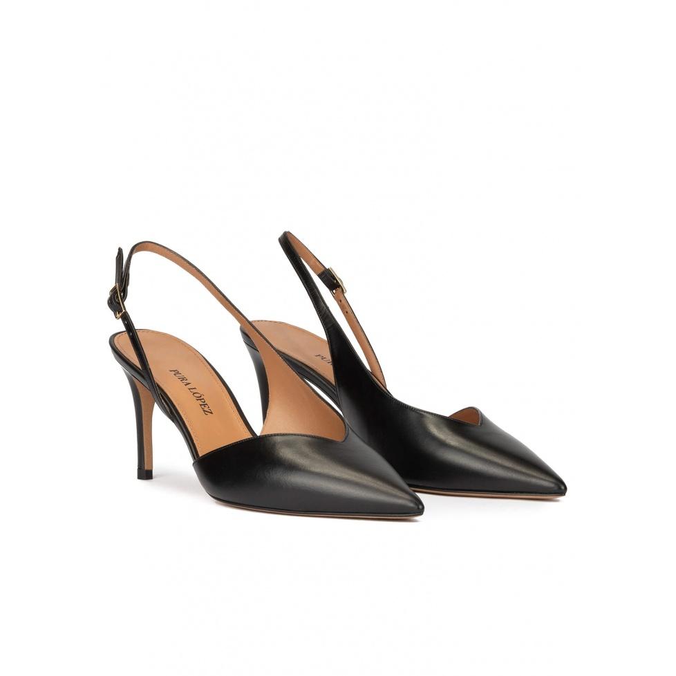 pura lópez Zapatos destalonados de tacón medio y punta fina en piel color negro Liquidación