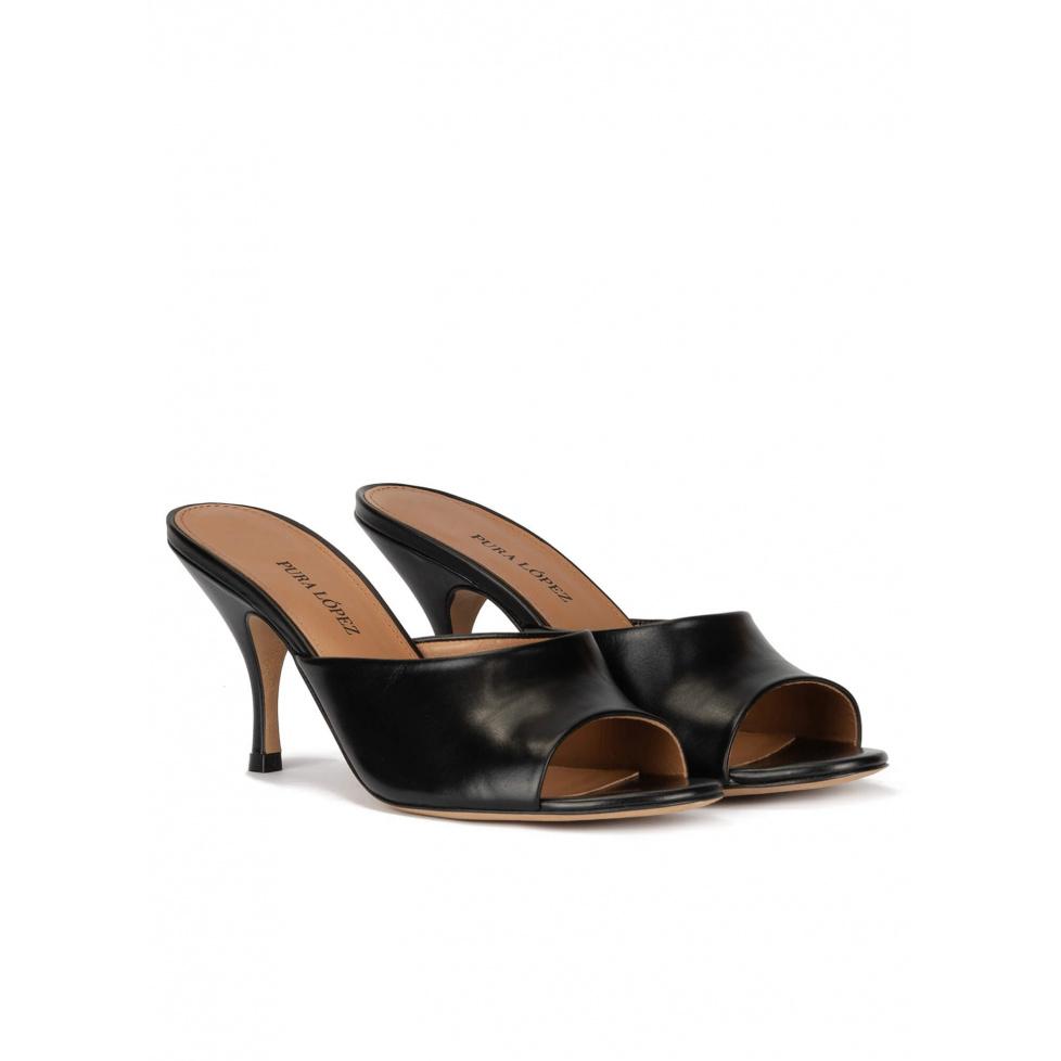 pura lópez Mules de tacón medio en piel color negro Envío gratis