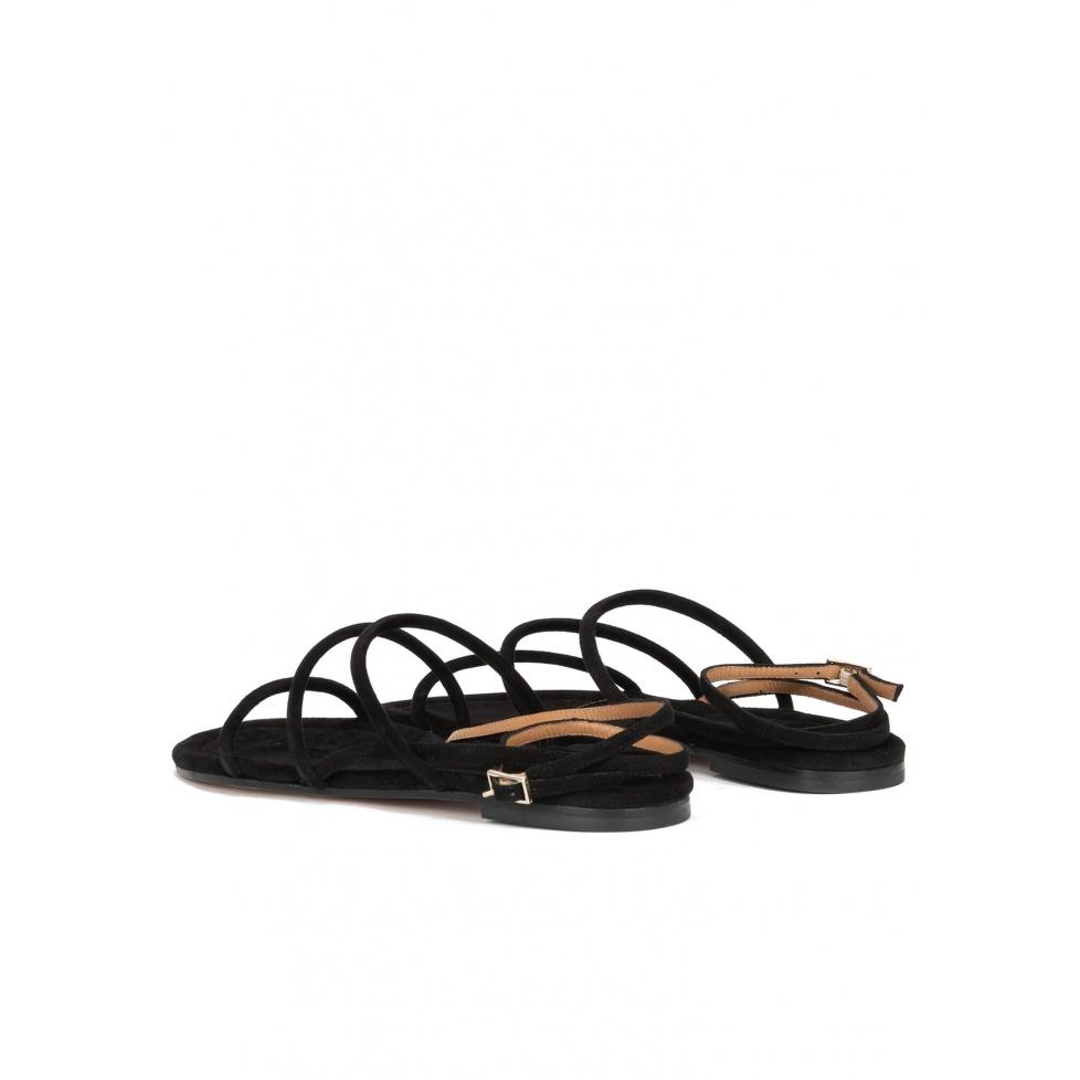 pura lópez Sandalias planas de tiras en ante negro con pulsera Solo queda un día