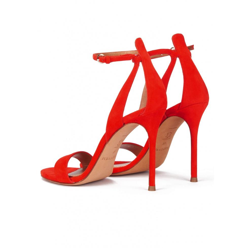 pura lópez Sandalias de tacón en ante rojo con pulsera Descuento por venta flash