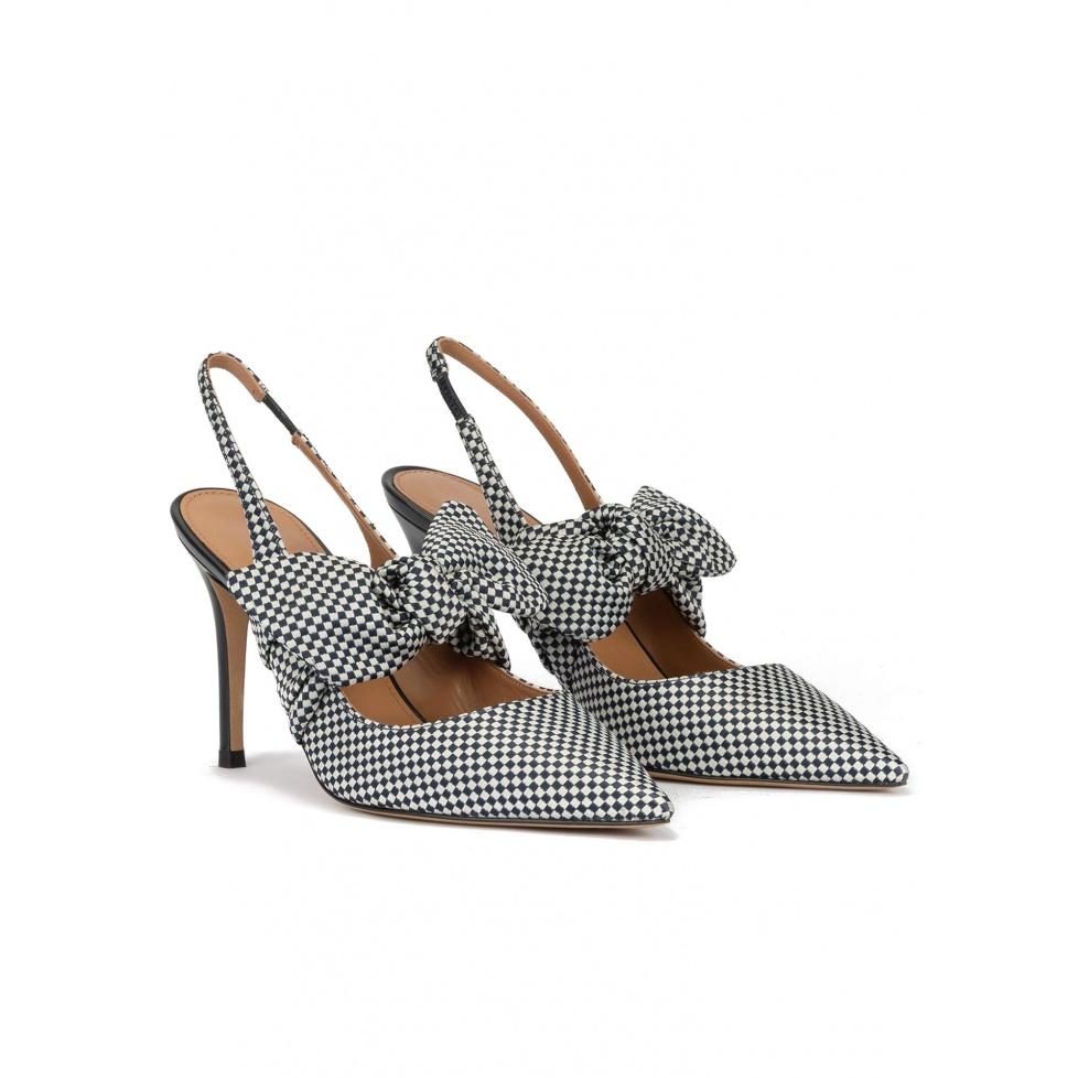 pura lópez Zapatos destalonados de tacón alto en tejido a cuadros azul y blanco Superdescuento