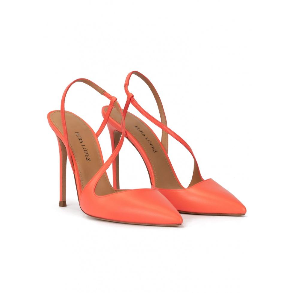 pura lópez Zapatos destalonados con tacón stiletto en piel color coral Envío internacional gratuito
