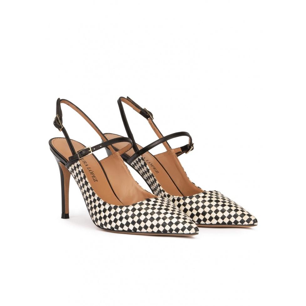 pura lópez Zapatos destalonados en blanco y negro de punta fina y tacón alto Ofertas especiales
