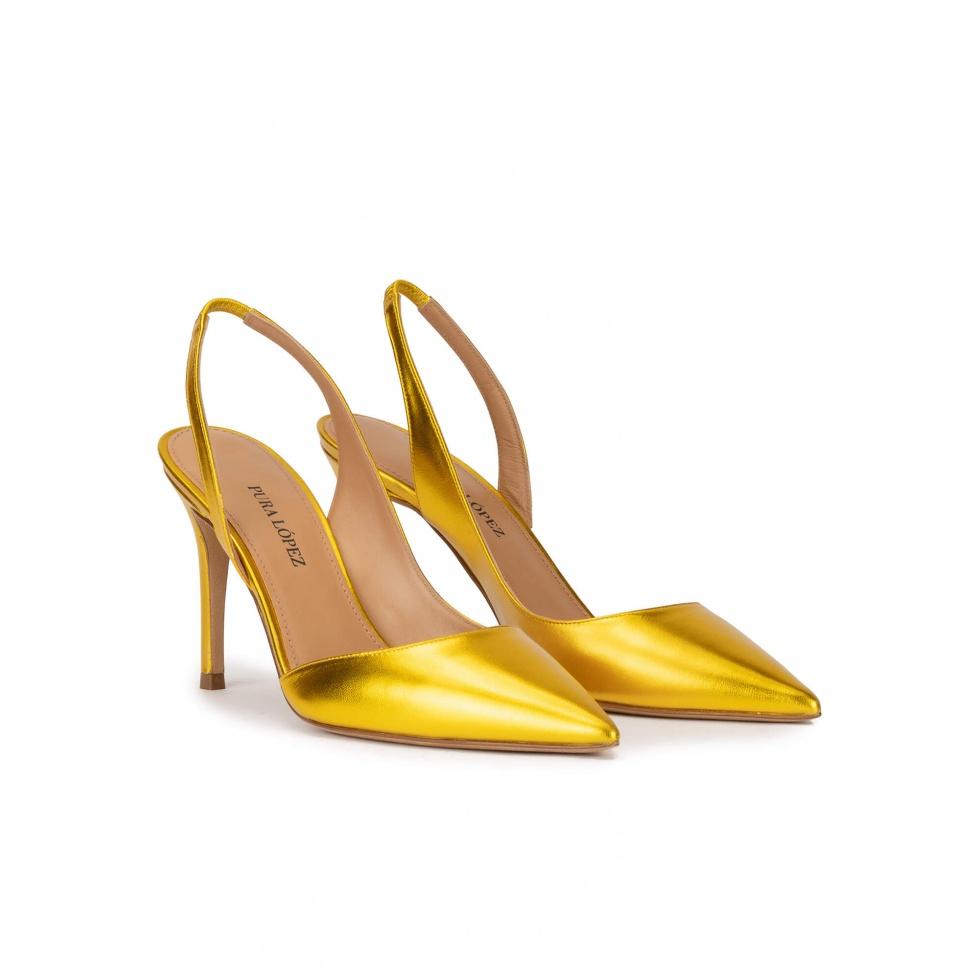 pura lópez Zapatos amarillos de tacón alto y punta fina en piel metalizada Devoluciones gratuitas