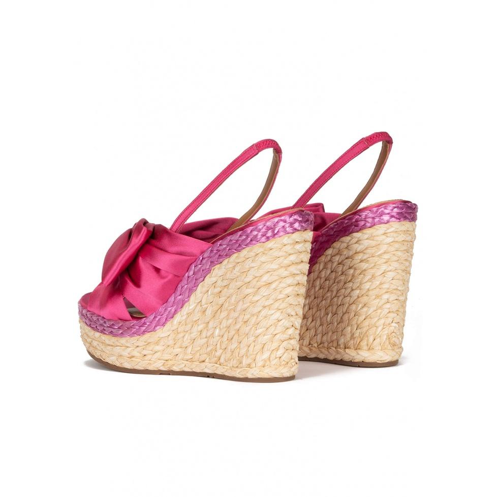 pura lópez Sandalias de cuña en raso fucsia con lazo Gran oferta