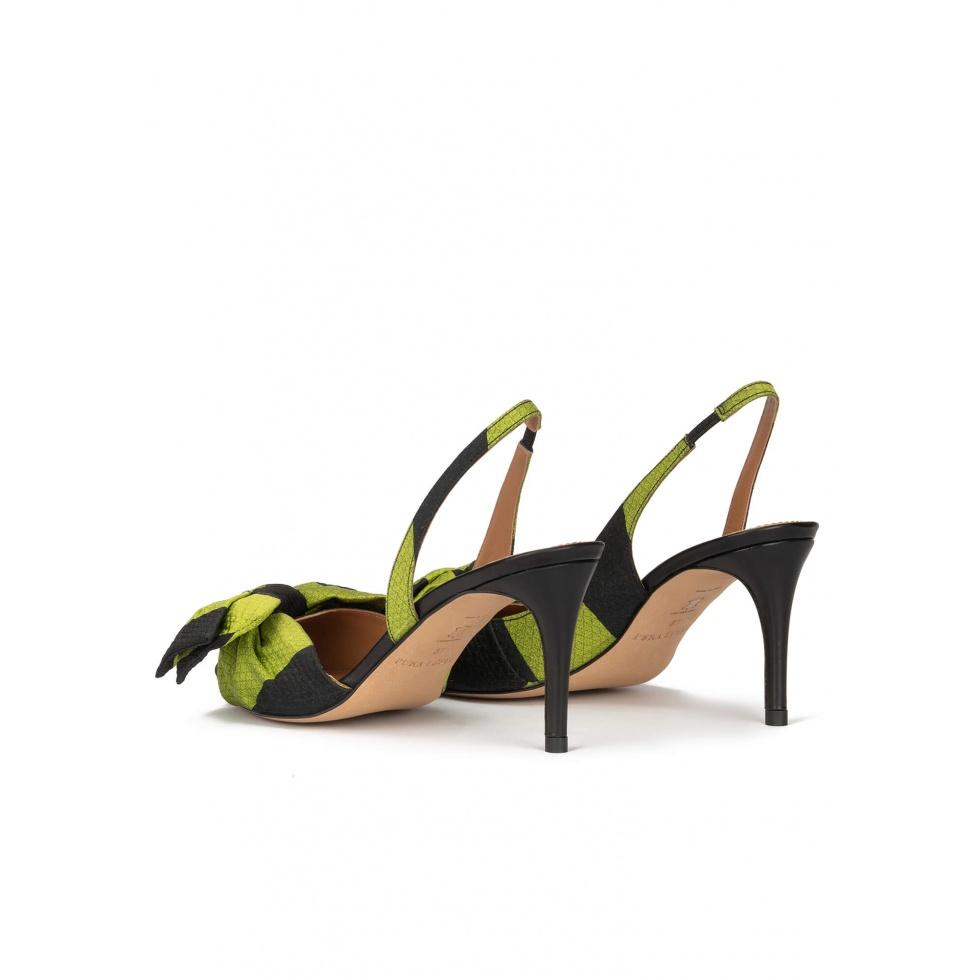 pura lópez Zapatos destalonados de tacón medio en verde y negro con lazo Rebajas de fábrica