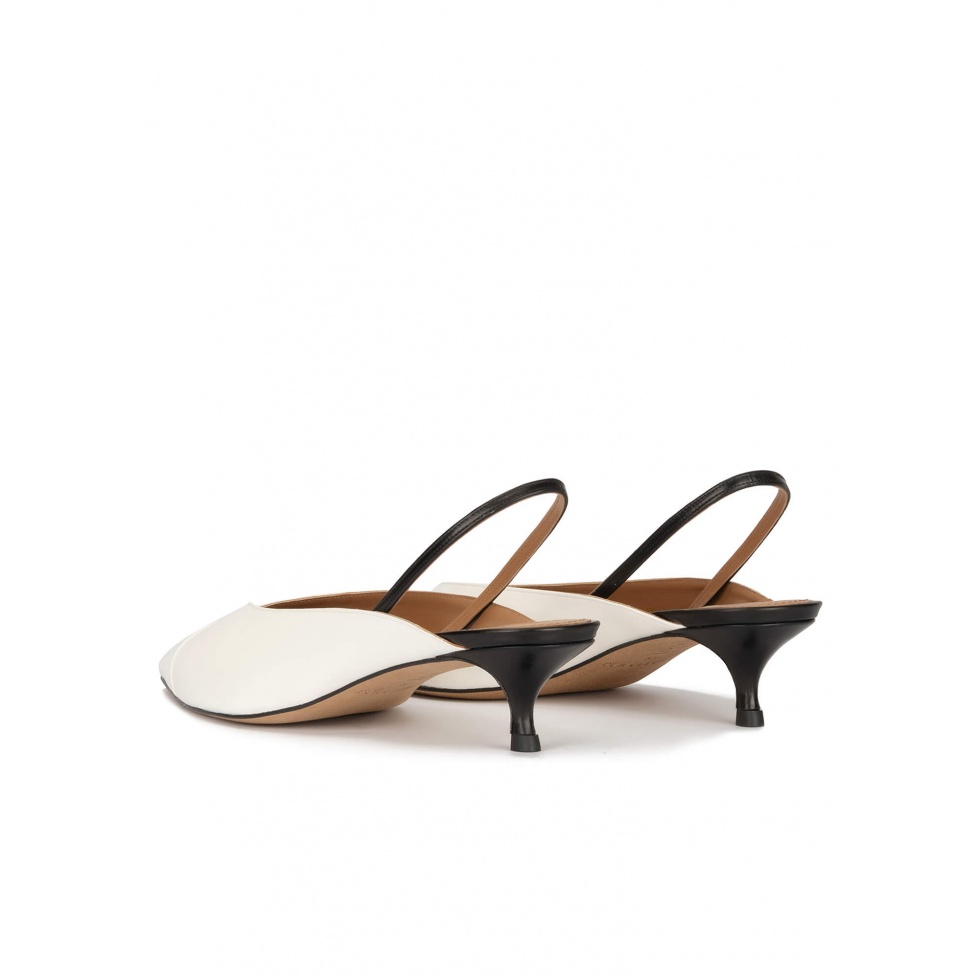 pura lópez Kitten heels destalonados de punta fina en piel color blanco roto Mejor oferta