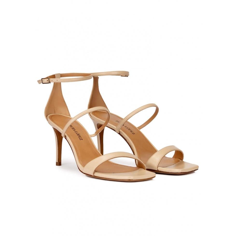 pura lópez Sandalias de puntera cuadrada y tacón medio en piel beige Precio ultrabajo