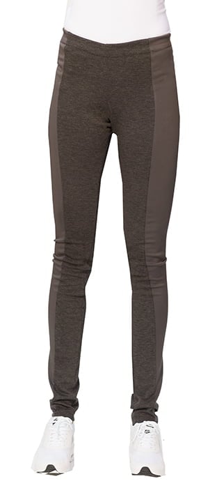 susana escribano Leggins perfectas con deportivas Solo hoy