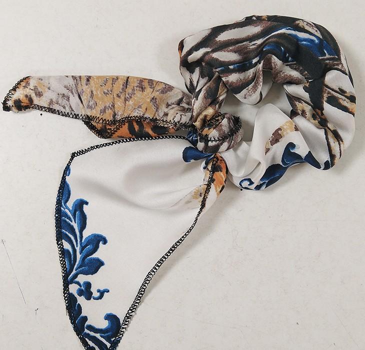 susana escribano Coletero con estampado animal. Tejido de raso Descuentos del mes