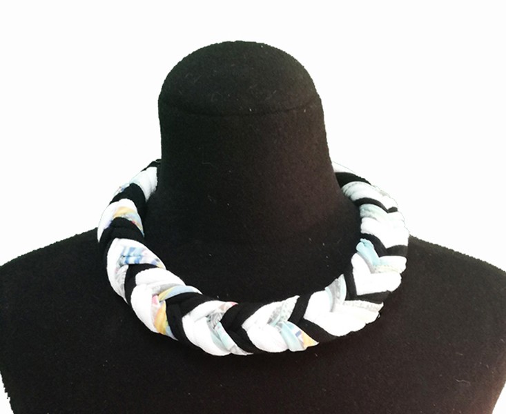 susana escribano Collar tricolor. Madrid Descuento por venta flash