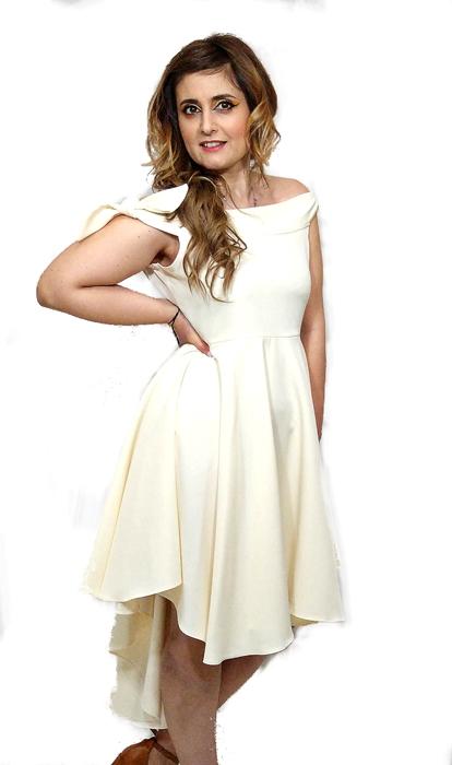 susana escribano Vestido con vuelo para bodas 2025