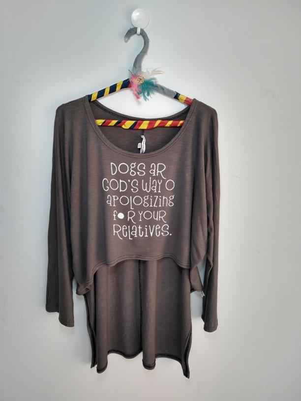 susana escribano Camiseta granate o gris de manga larga con frase Solo queda un día