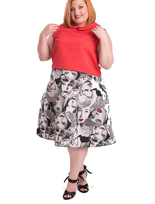 susana escribano Falda de talla grande. Estampado de besos