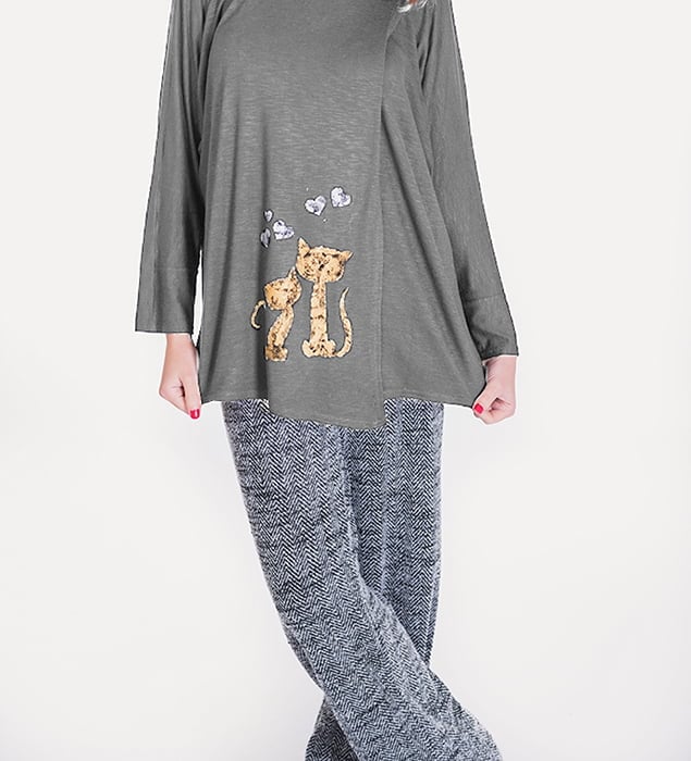 susana escribano Camiseta con doble delantero. Gatitos Grandes descuentos