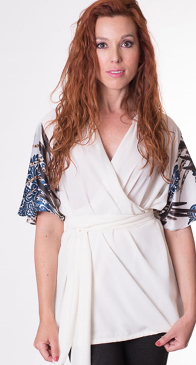 susana escribano Blusa de crep con cruce. Crudo COMPRAR AHORA