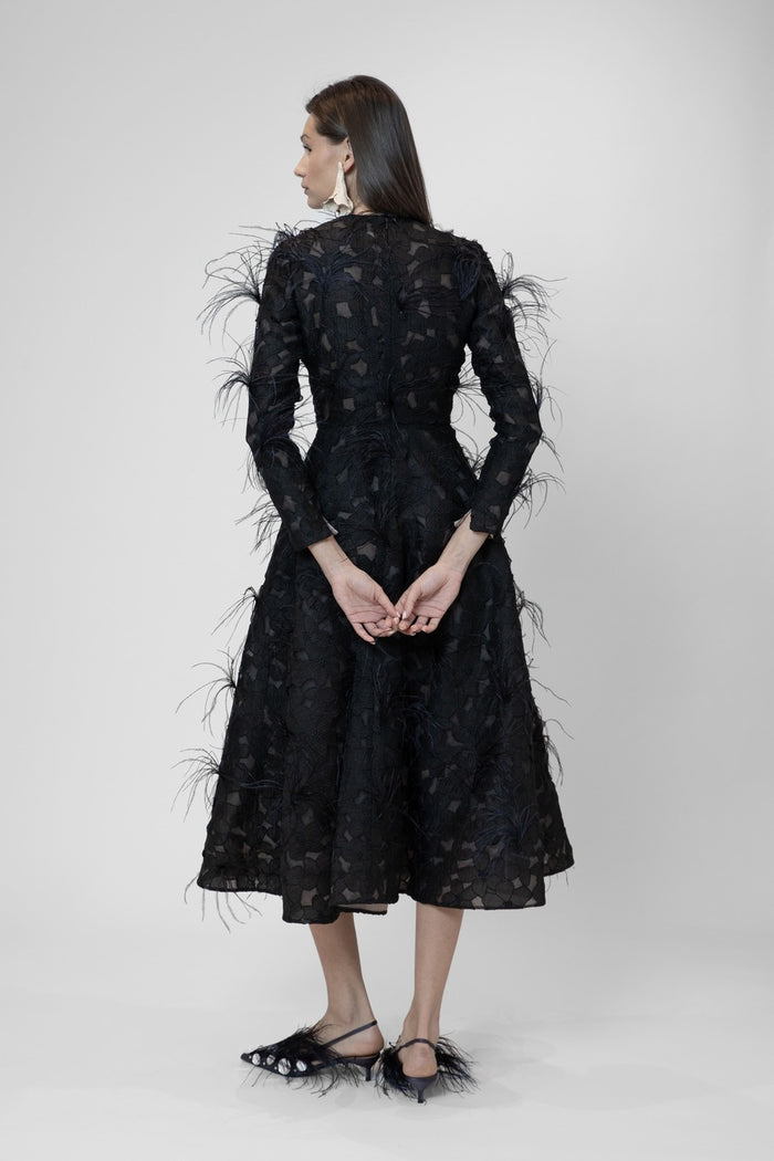 the 2nd skin co. Vestido midi de guipur con plumas y manga larga Tienda