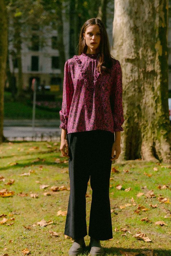 Triana By C Pantalón MILLET pana negro Precio de fábrica