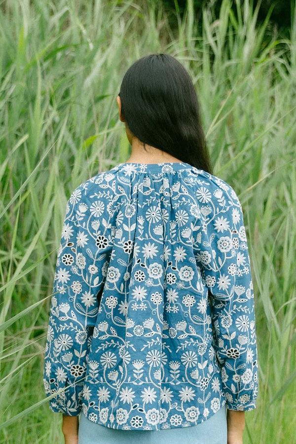 Triana By C Blusa voile bordado azul OCA Liquidación