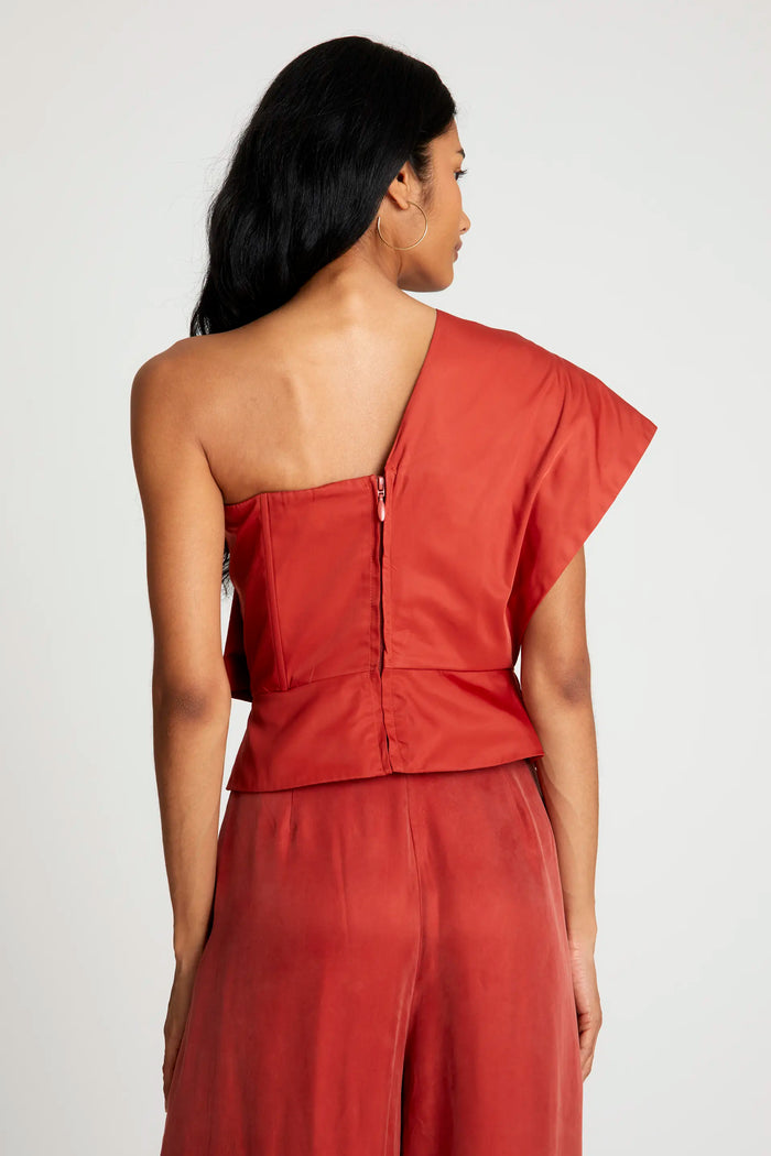 wild pony Top asimétrico lazo marrón En oferta