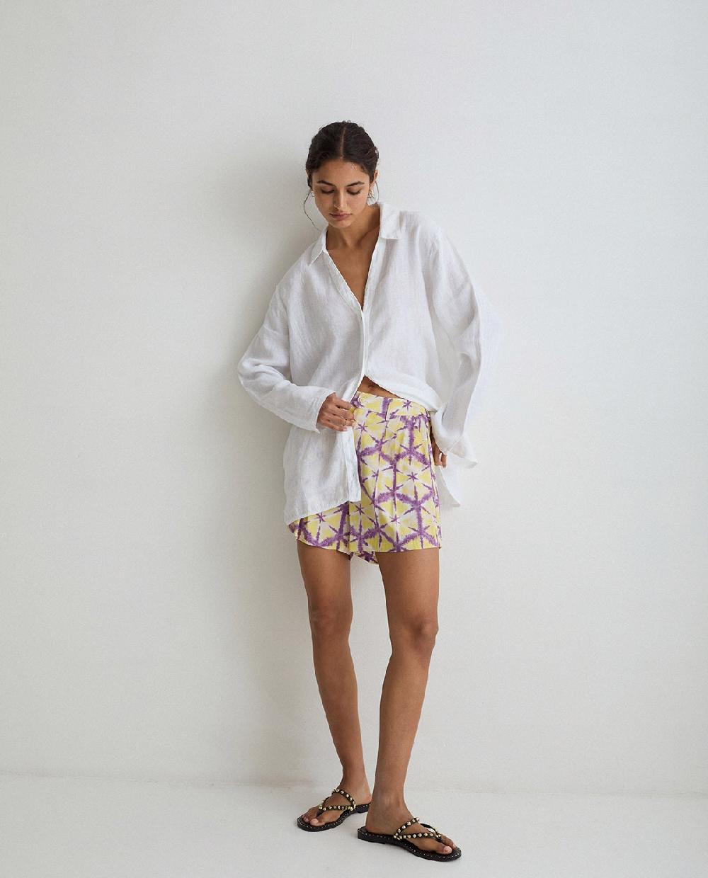 yerse Shorts fluidos tie dye amarillo