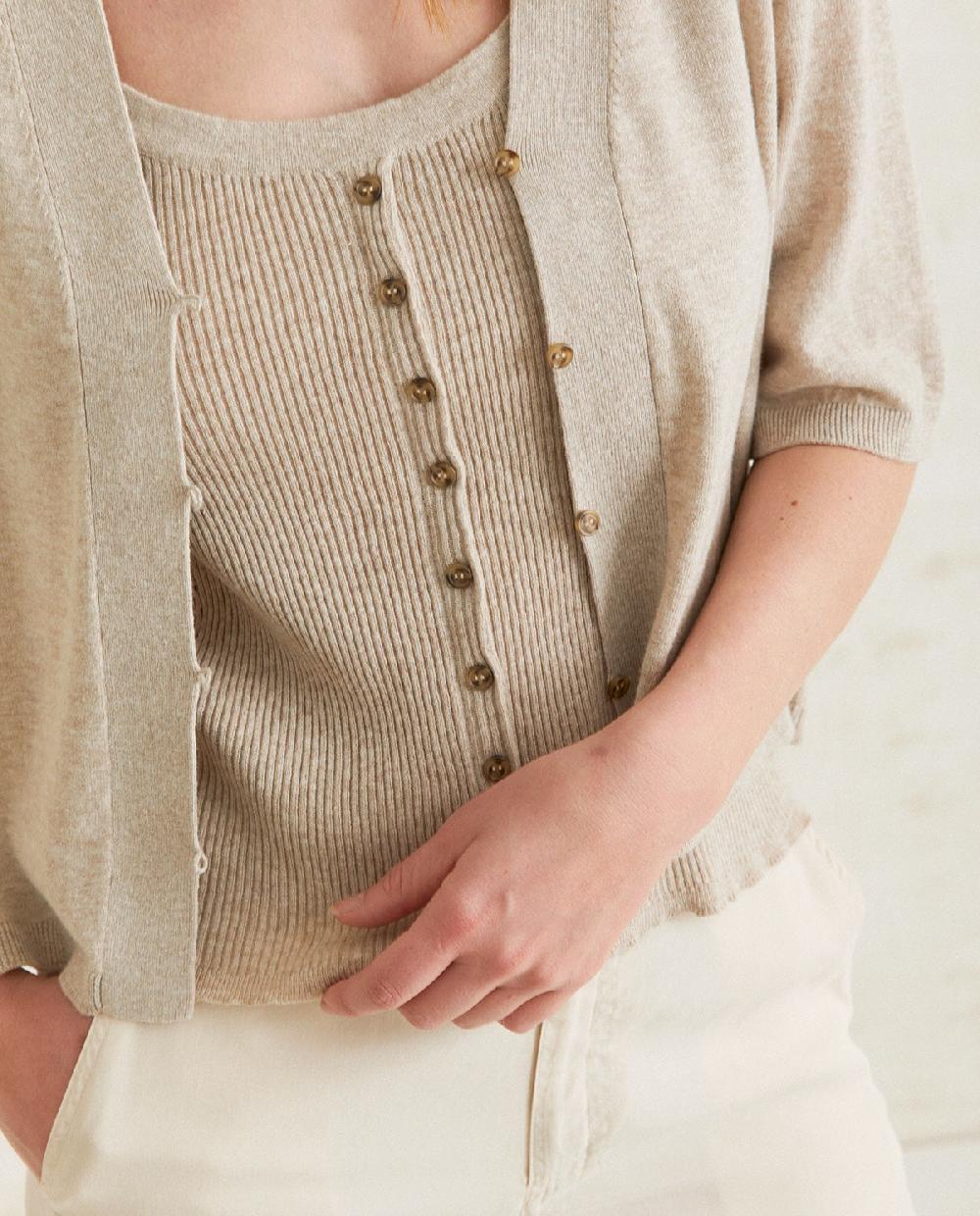 yerse Top canalé botones beige Rebajas