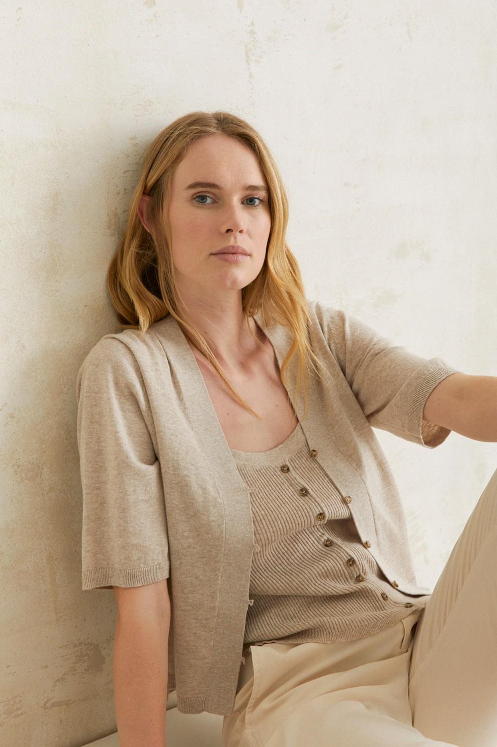 yerse Top canalé botones beige Rebajas