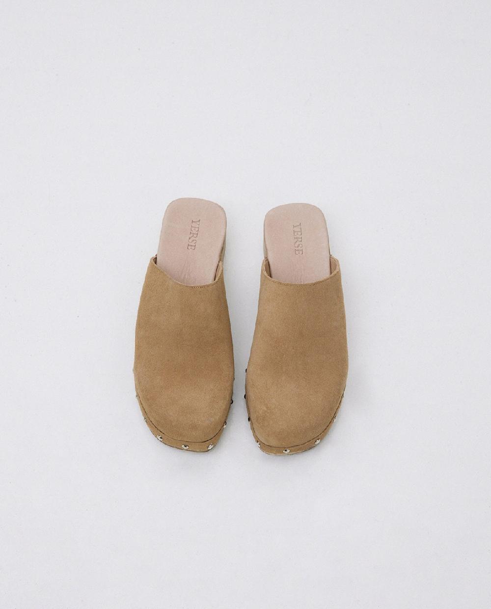 yerse Zuecos tachuelas beige oscuro Precio ultrabajo