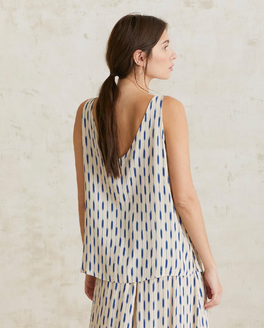 yerse Top fluido estampado crudo Devoluciones gratuitas