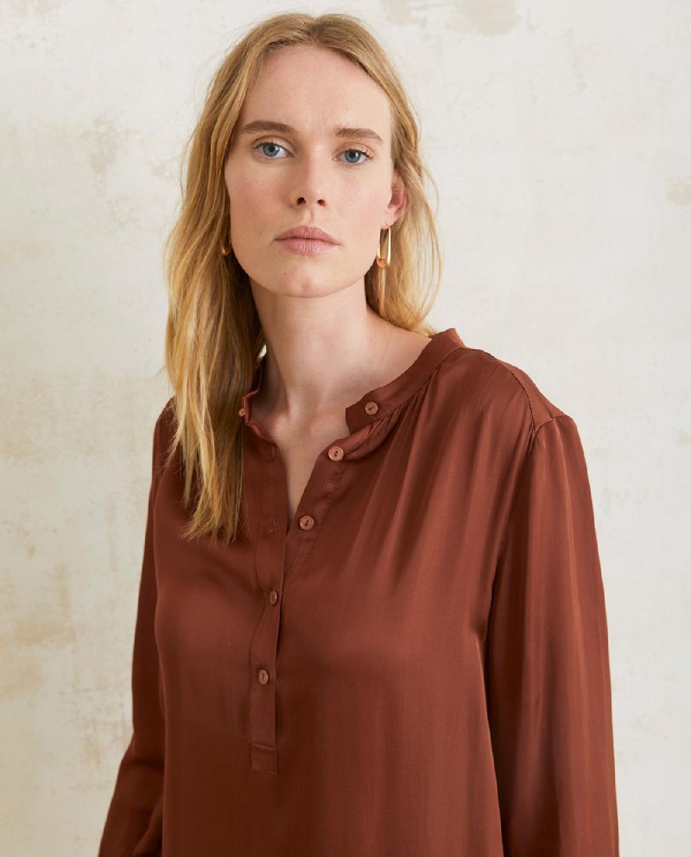 yerse Vestido satén manga larga chocolate Liquidación